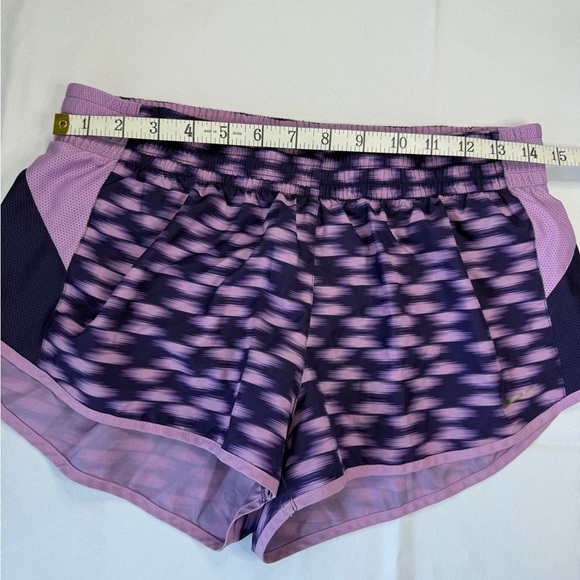 Nike Purple Athletic Shorts Dynamic Design - Picture 2 of 5